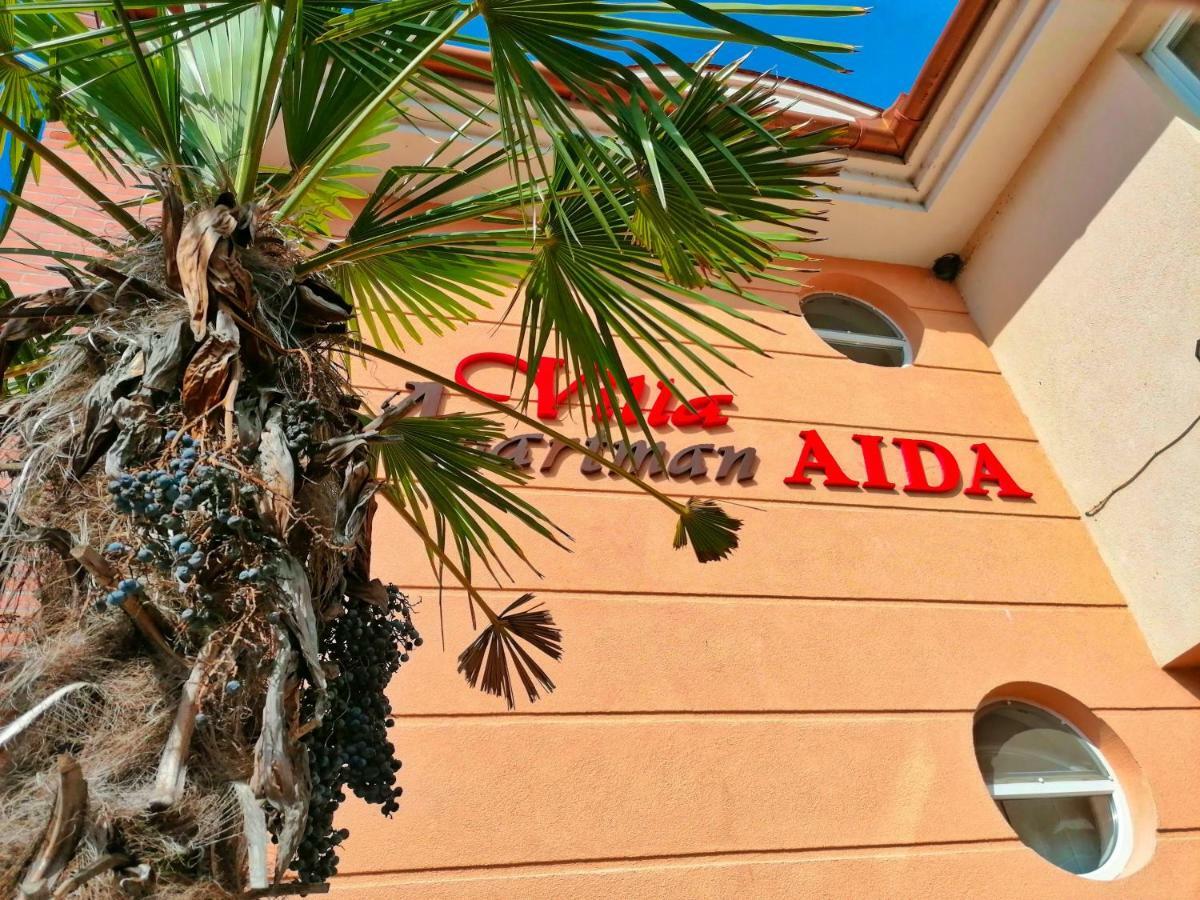 Villa Aida Apartman ไฮจ์ดุสโซบอสโล ภายนอก รูปภาพ