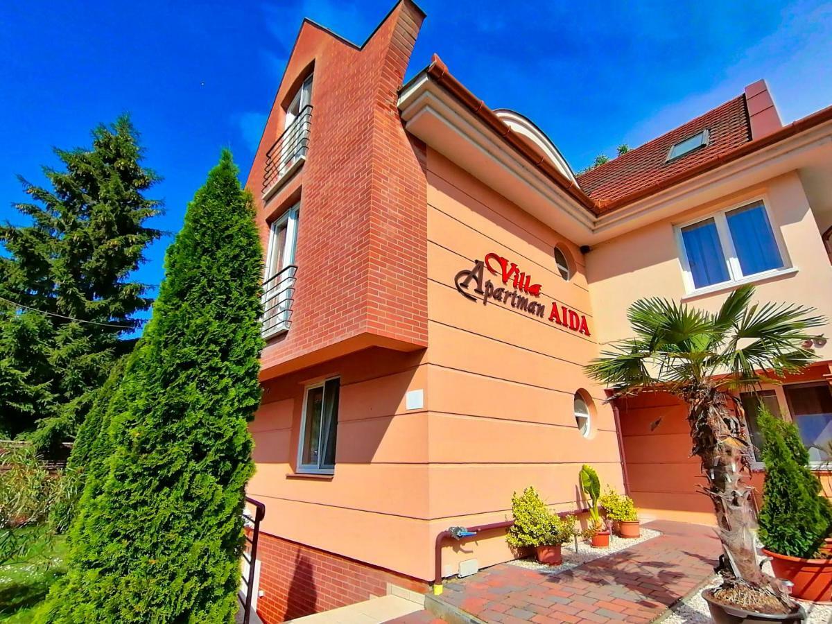 Villa Aida Apartman ไฮจ์ดุสโซบอสโล ภายนอก รูปภาพ