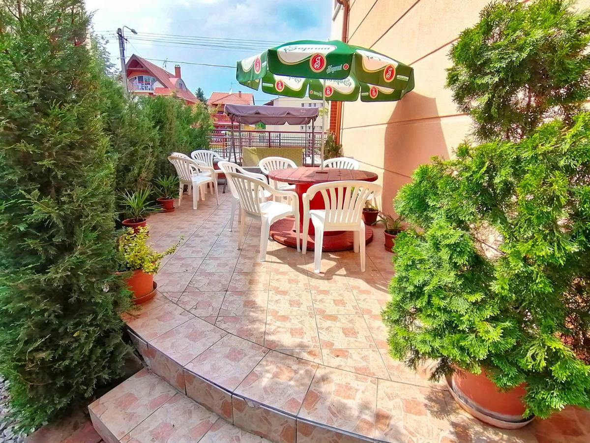 Villa Aida Apartman ไฮจ์ดุสโซบอสโล ภายนอก รูปภาพ
