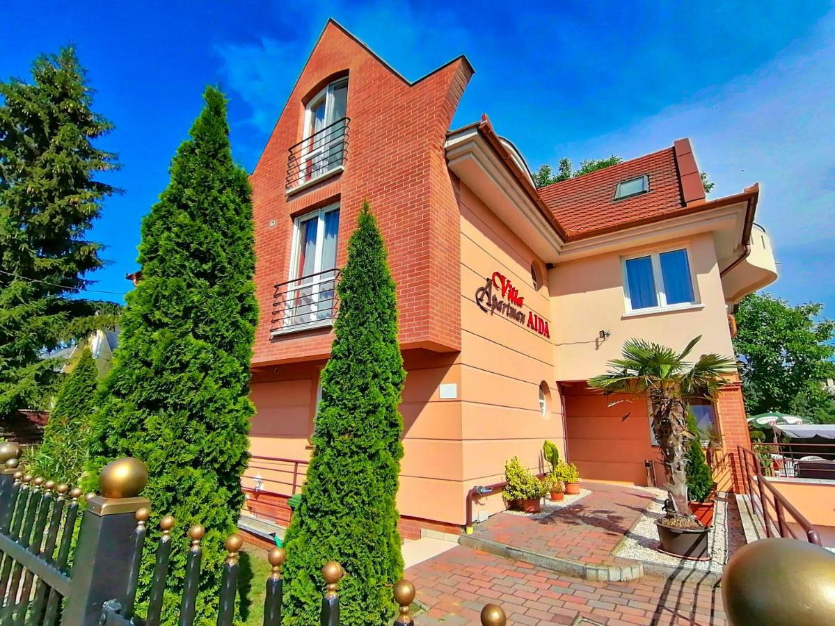 Villa Aida Apartman ไฮจ์ดุสโซบอสโล ภายนอก รูปภาพ
