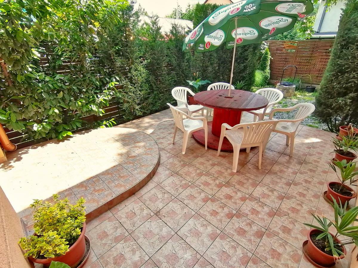 Villa Aida Apartman ไฮจ์ดุสโซบอสโล ภายนอก รูปภาพ