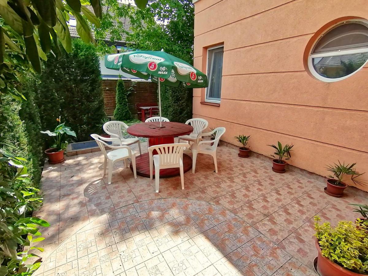 Villa Aida Apartman ไฮจ์ดุสโซบอสโล ภายนอก รูปภาพ