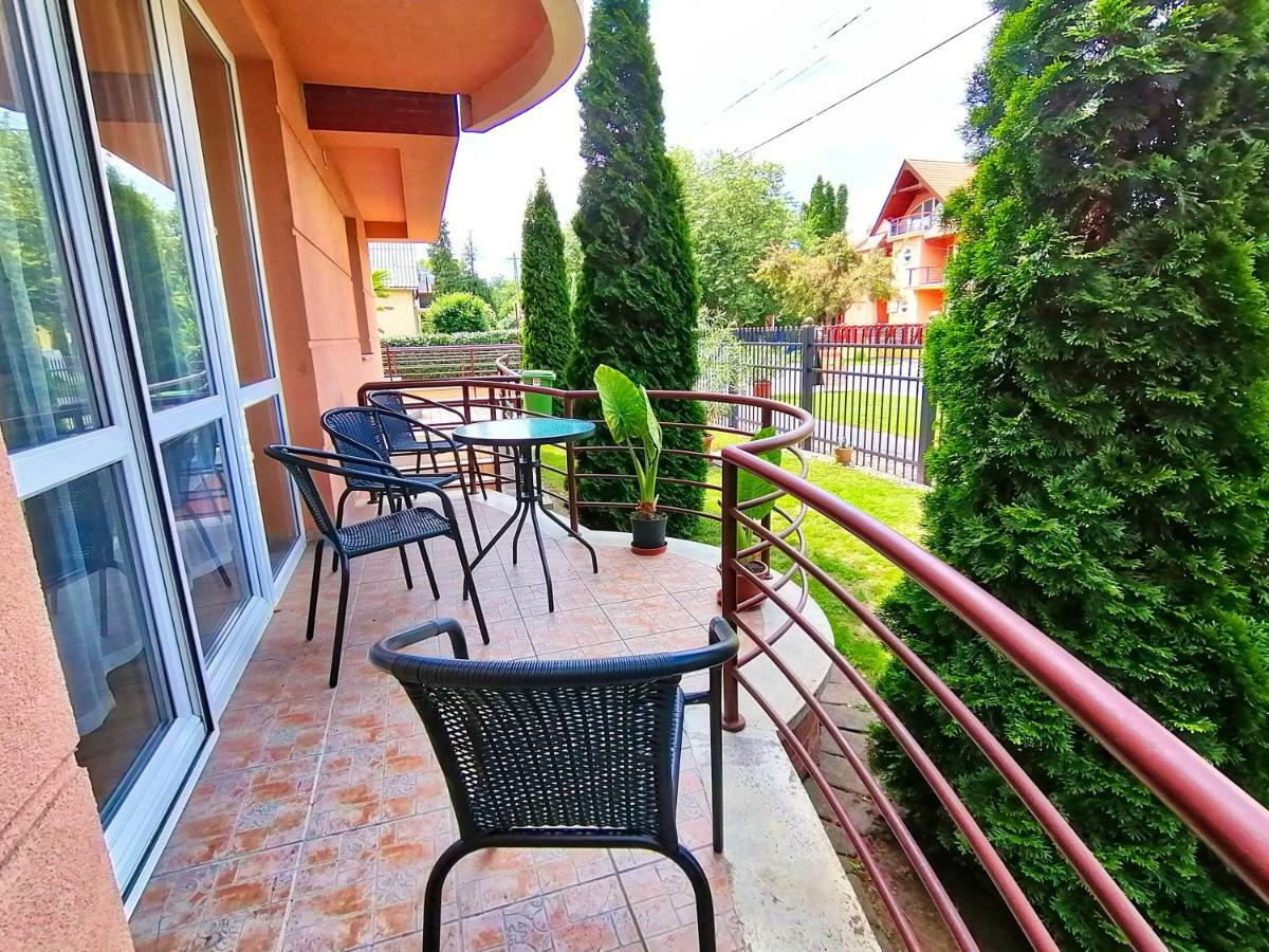 Villa Aida Apartman ไฮจ์ดุสโซบอสโล ภายนอก รูปภาพ