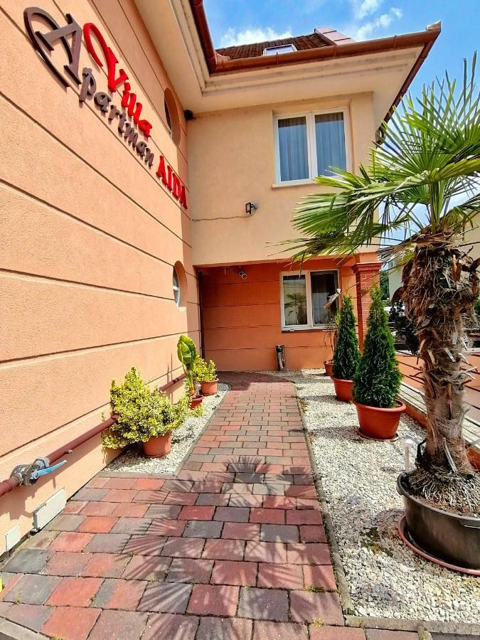Villa Aida Apartman ไฮจ์ดุสโซบอสโล ภายนอก รูปภาพ