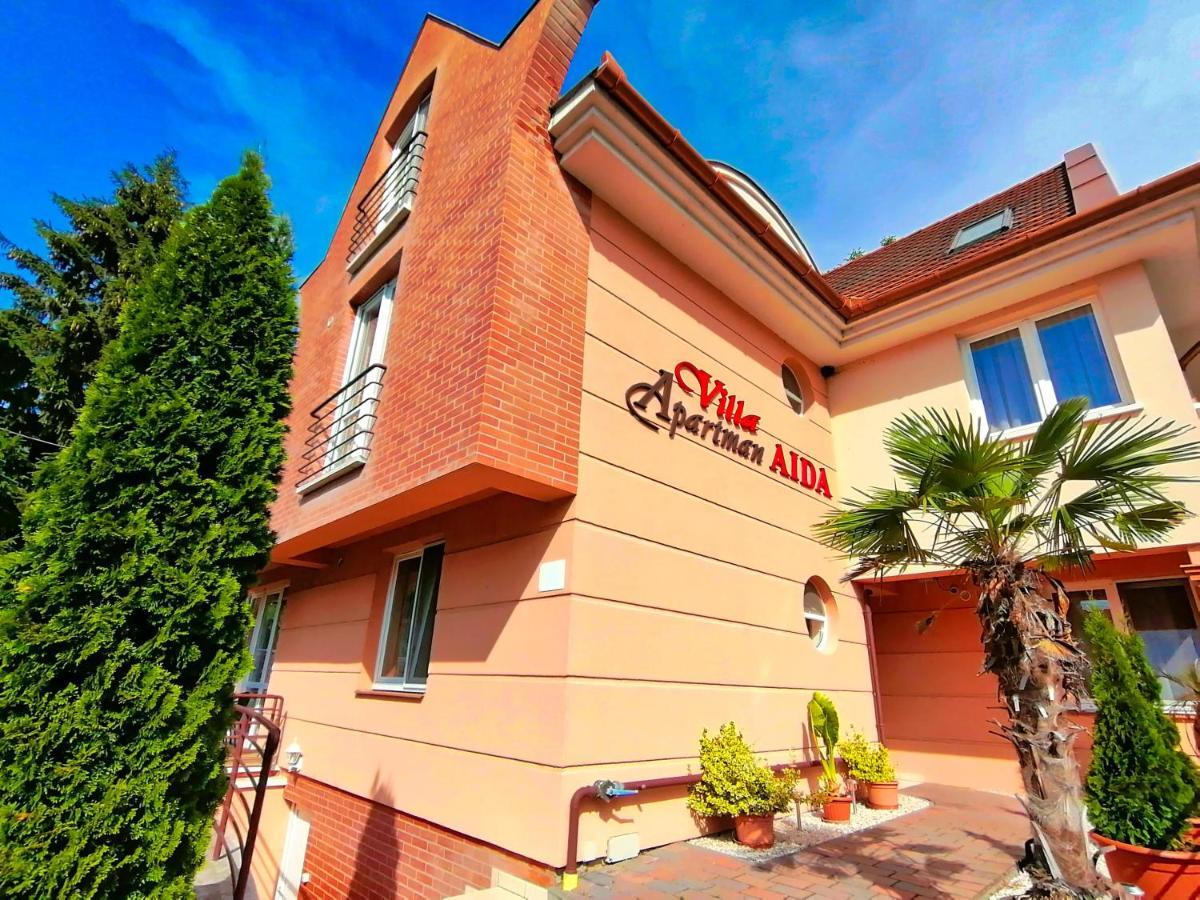 Villa Aida Apartman ไฮจ์ดุสโซบอสโล ภายนอก รูปภาพ